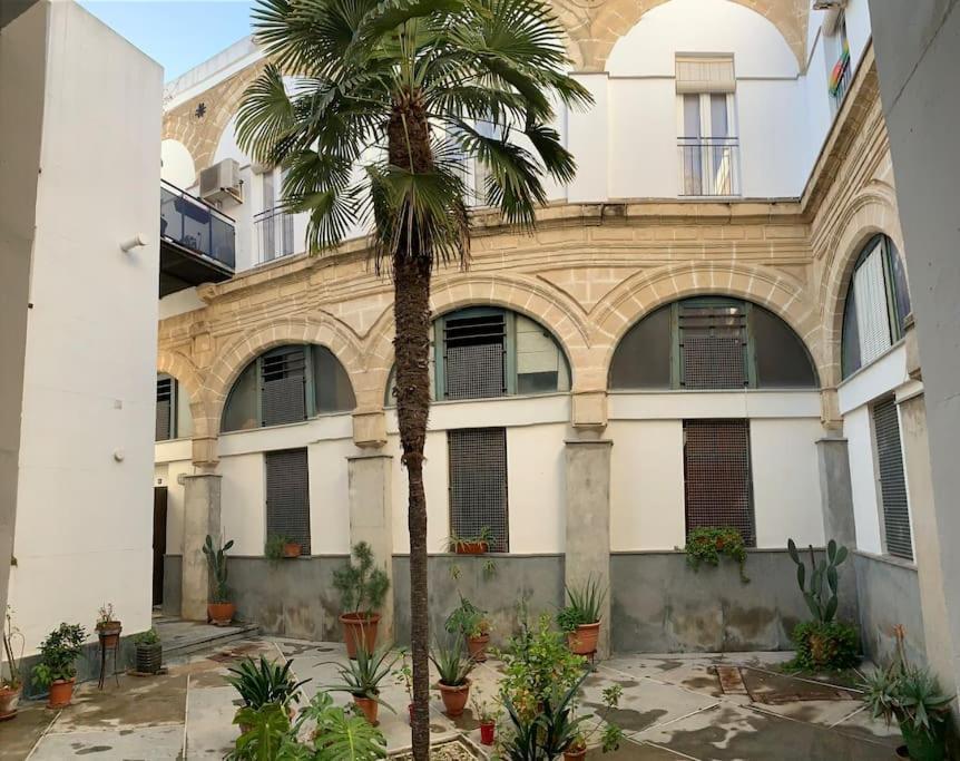 La Casa De Los Arcos - Casco Historico - Parking Opcional เฮเรซ เด ลาฟรอนเตรา ภายนอก รูปภาพ